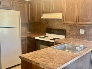 8630 Lane Ave in Raytown, MO - Building Photo - Building Photo