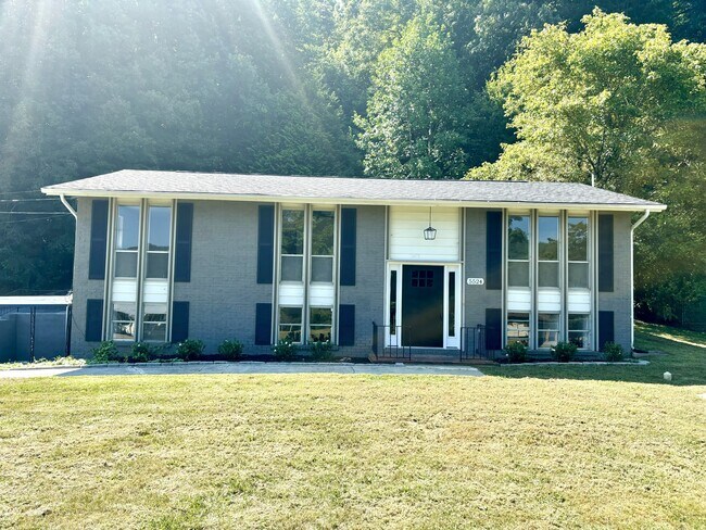 5524 Carter Rd in Knoxville, TN - Foto de edificio - Building Photo