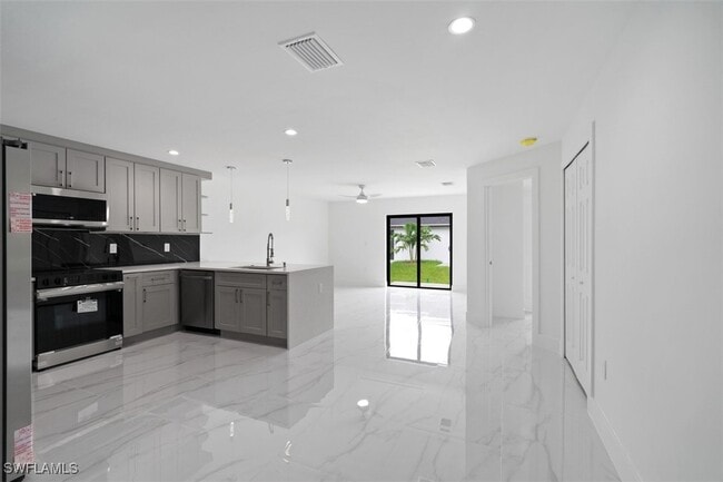 5015 27th St SW in Lehigh Acres, FL - Building Photo - Building Photo
