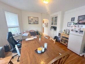 10 Rogers Ave, Unit 2 in Somerville, MA - Building Photo - Building Photo