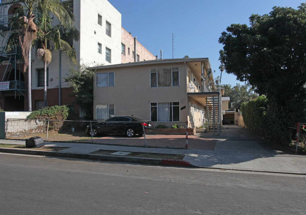 1622 N Harvar in Los Angeles, CA - Building Photo