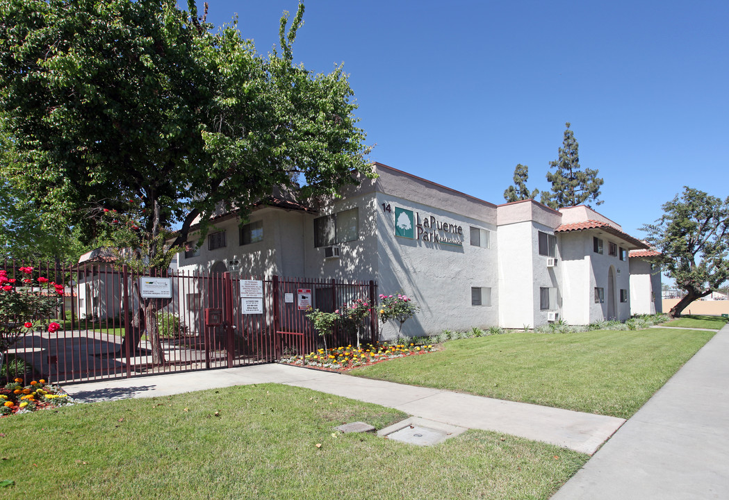 La Puente Park Apartments in La Puente, CA - Building Photo