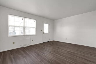 Hamilton Arms Apartments in Columbus, OH - Building Photo - Building Photo