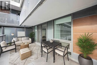 120 Varna Dr in Toronto, ON - Building Photo - Building Photo