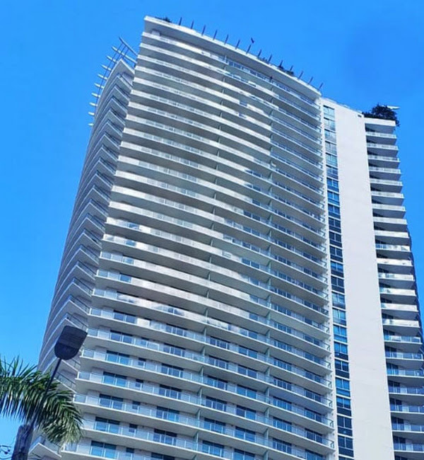 1100 S Miami Ave, Unit 2508 in Miami, FL - Building Photo