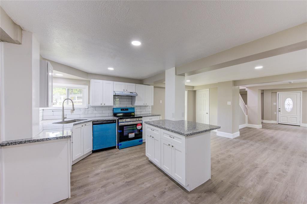 15170 McRae Lake in Conroe, TX - Building Photo