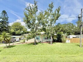 630 Mac Crillus Rd in Largo, FL - Building Photo