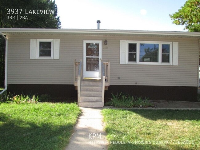 property at 3937 Lakeview Dr