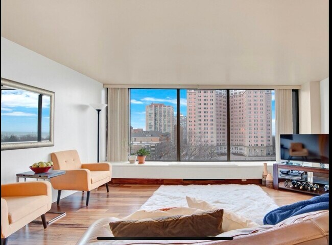 5455 N Sheridan Rd in Chicago, IL - Building Photo - Building Photo