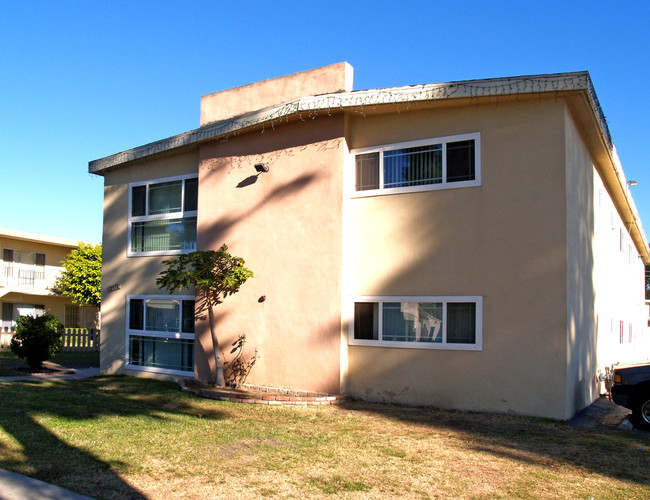 12571 Kensington Ln in Garden Grove, CA - Building Photo - Building Photo