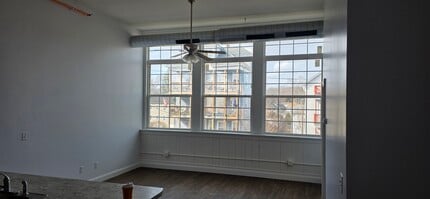 65 5th Ave, Unit #6 2nd floor in Woonsocket, RI - Building Photo - Building Photo