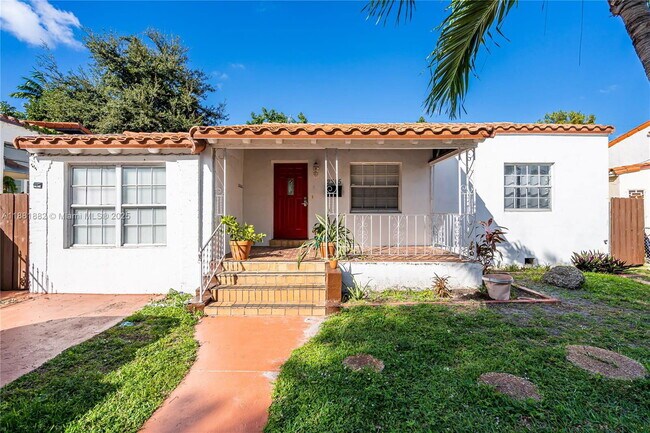 2315 SW 17th St in Miami, FL - Building Photo - Building Photo