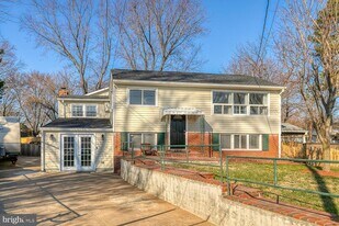 1206 Riggs Ct in Woodbridge, VA - Building Photo