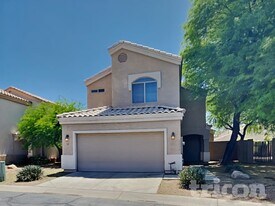 1750 W Union Hills Dr in Phoenix, AZ - Building Photo