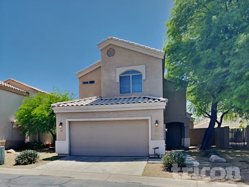 1750 W Union Hills Dr in Phoenix, AZ - Foto de edificio