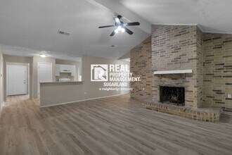 10515 Long River Dr in Sugar Land, TX - Building Photo - Building Photo