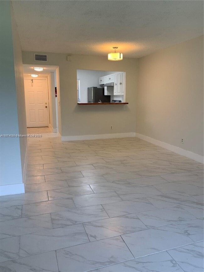 10310 NW 8th St in Pembroke Pines, FL - Building Photo - Building Photo