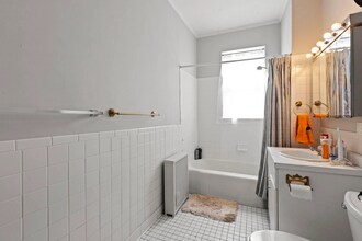433 W Wellington Ave, Unit 2S in Chicago, IL - Building Photo - Building Photo