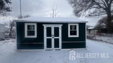 966 Bergen Ave in North Brunswick, NJ - Building Photo - Building Photo