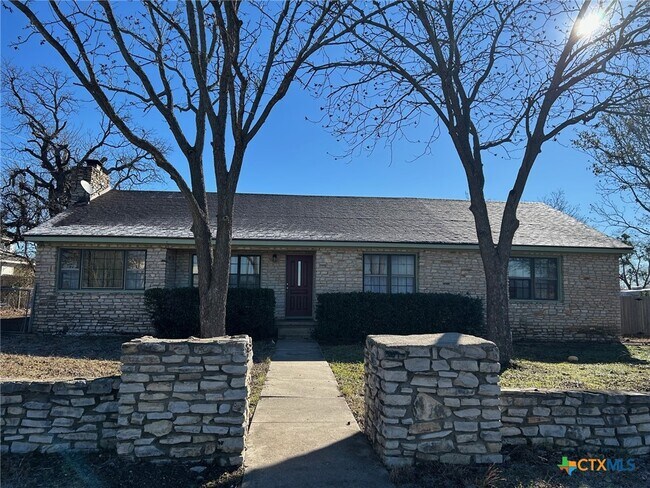 property at 104 Veazey Dr