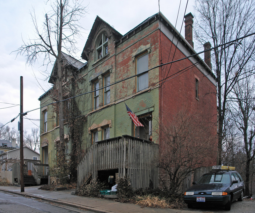 240-242 Albion Pl in Cincinnati, OH - Building Photo