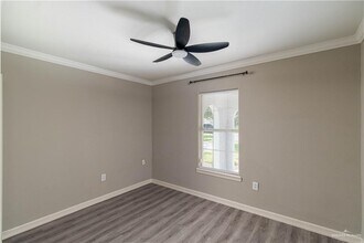 1208 W Maple Ave in McAllen, TX - Building Photo - Building Photo