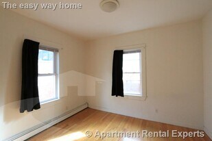 60 1/2 Sacramento St, Unit #1 in Cambridge, MA - Building Photo