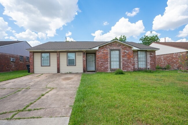 3914 Ripplebrook Dr
