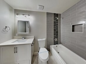 1704 W Thunderbird Rd in Phoenix, AZ - Building Photo - Building Photo