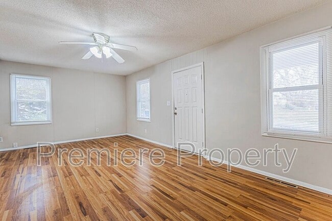 7111 NE 52nd St in Kansas City, MO - Building Photo - Building Photo