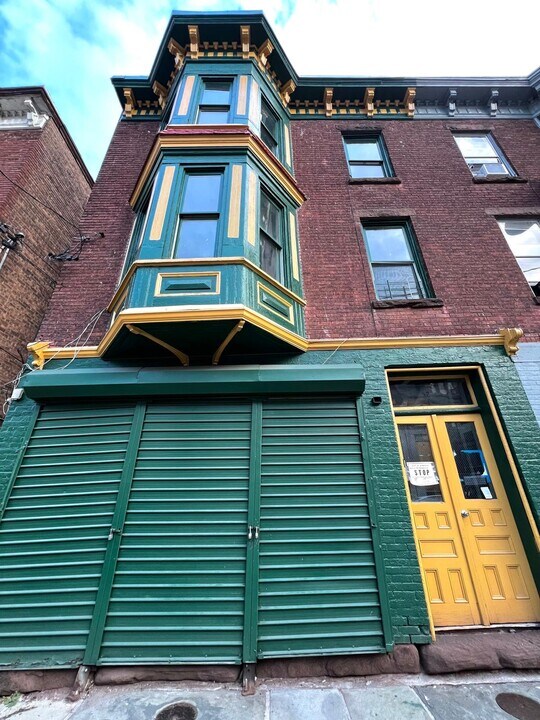 12 Liberty St in Newburgh, NY - Building Photo