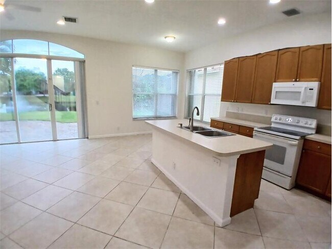 1171 W Magnolia Cir