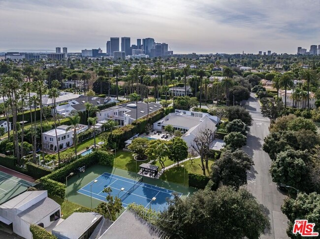 624 N Beverly Dr in Beverly Hills, CA - Building Photo - Building Photo