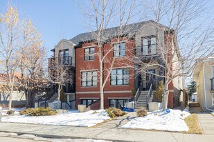 1916 27 St SW in Calgary, AB - Building Photo