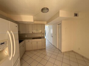 5301 W 22nd Ct, Unit # 5301 in Hialeah, FL - Building Photo - Building Photo