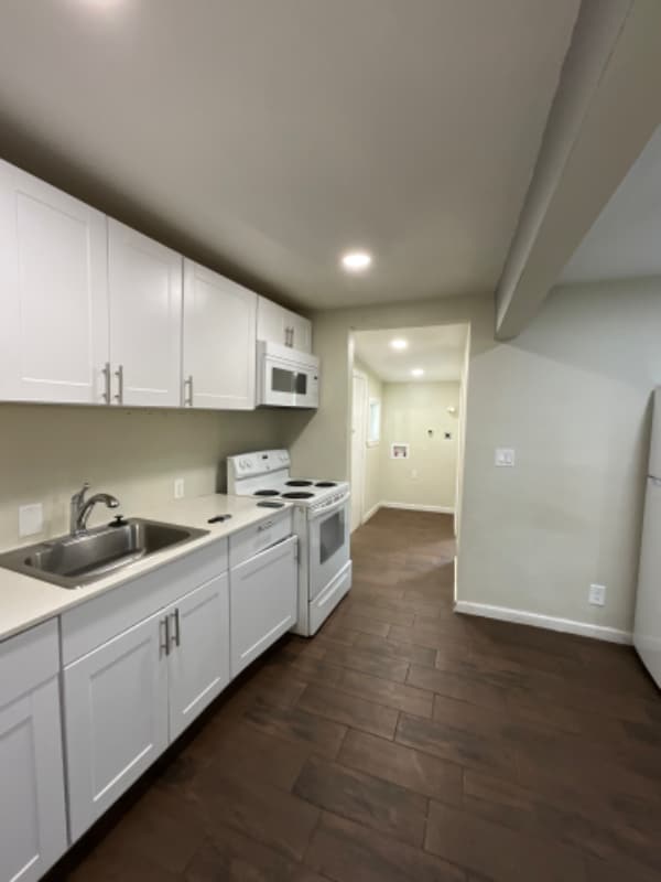 2533 W Southcross Blvd