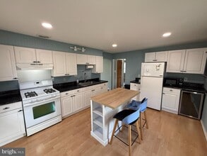 503 West Lawn Ave in West Lawn, PA - Building Photo - Building Photo