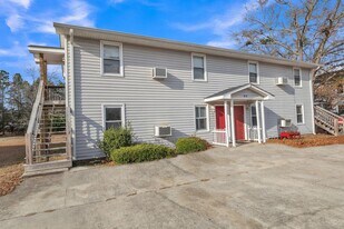 128 Calvin Ct in West Columbia, SC - Building Photo