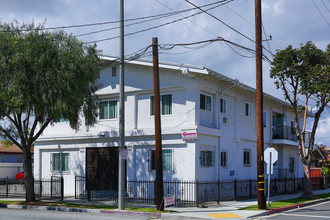 937 E 20th St in Long Beach, CA - Building Photo - Other