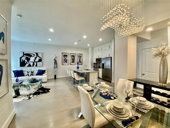 1901 Post Oak Blvd, Unit 3503 in Houston, TX - Building Photo - Building Photo