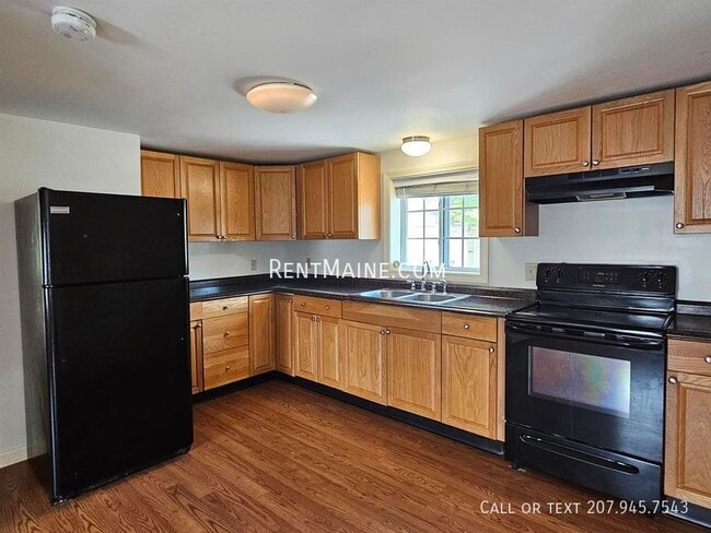 105 Cony St in Augusta, ME - Building Photo - Building Photo