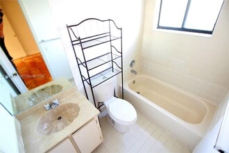 1221 SW 124th Ct in Miami, FL - Building Photo - Building Photo