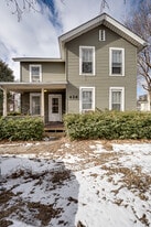 426 N Lake St in Aurora, IL - Building Photo