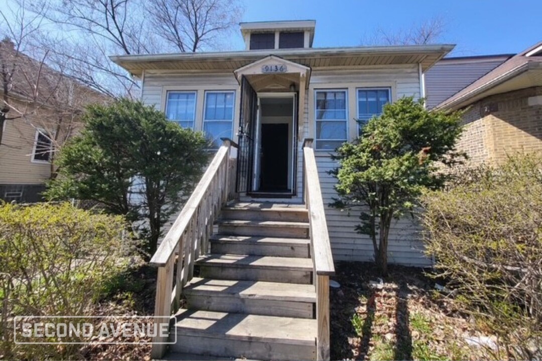 9136 S Blackstone Ave in Chicago, IL - Building Photo