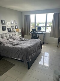 1402 Bay Rd, Unit 518S in Miami Beach, FL - Building Photo - Building Photo