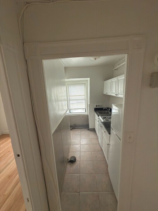 243 W Newton St, Unit 820 in Boston, MA - Building Photo