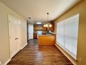 407 S Baker St in Ferris, TX - Building Photo - Building Photo