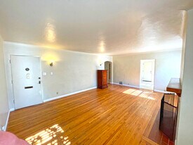 1700 Don Carlos Ave, Unit A in Glendale, CA - Building Photo