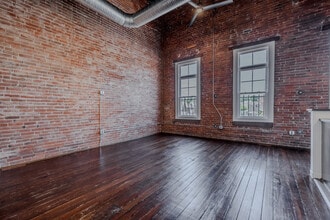424 Main Street Luxury Apartments in Middletown, CT - Foto de edificio - Interior Photo