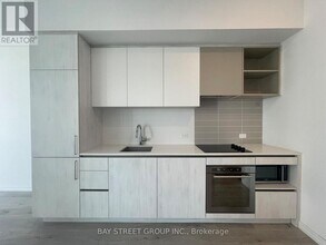 7890 Jane St in Vaughan, ON - Building Photo - Building Photo